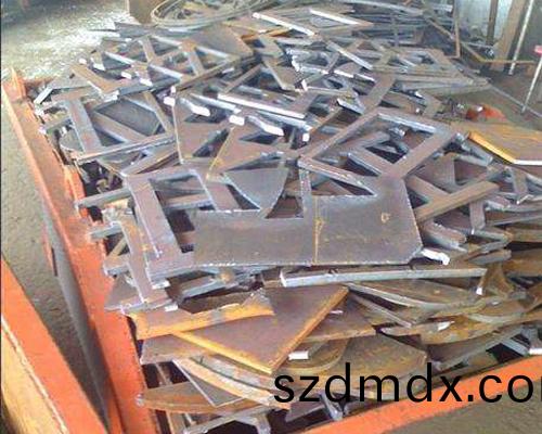 廢(fei)舊(jiu)鋼(gang)材迴收